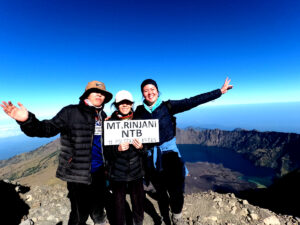 mount rinjani trekking package