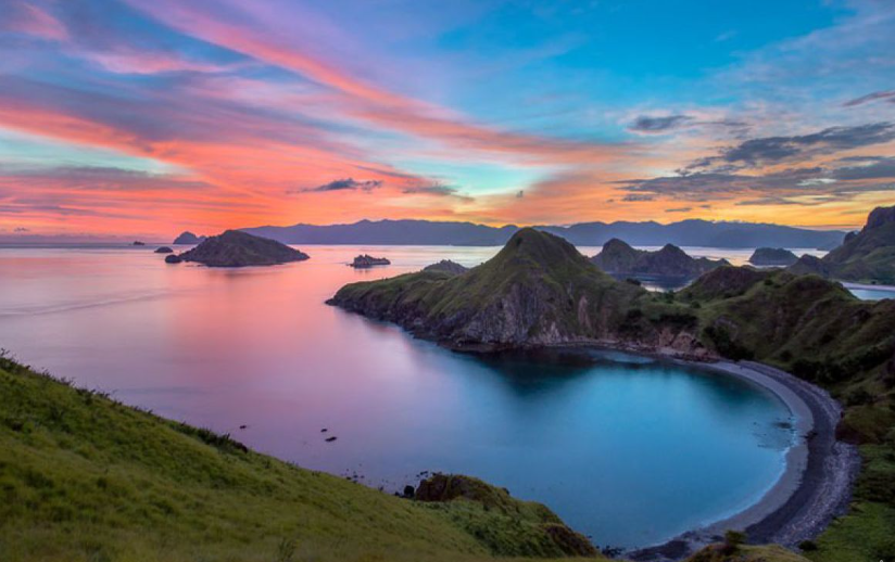 Rinjani Hero: Best Rinjani Trekking Company ❖ Lombok To Labuan Tour Package. We offer a variety of Mount Rinjani Trekking Tour Package & Lombok To Labuan Bajo Boat Trip.