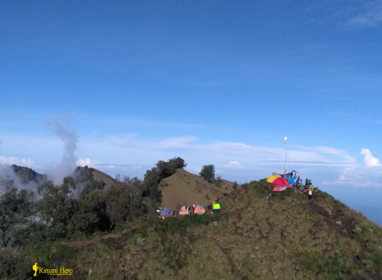 Rinjani Hero: Best Rinjani Trekking Company ❖ The Magic of Rinjani Summit. We offer a variety of Mount Rinjani Trekking Tour Package & Lombok To Labuan Bajo Boat Trip.