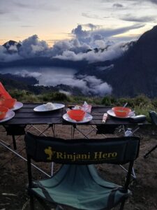 book your trip rinjani hero